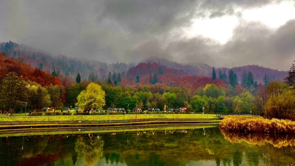 Lacul Noua, Brașov — vedere panoramică